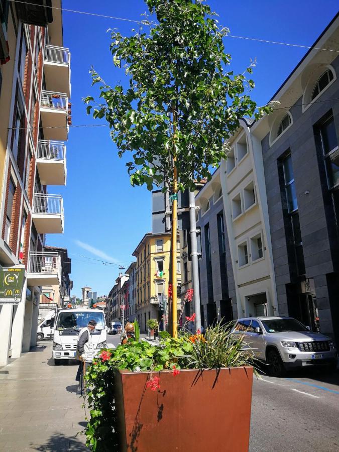 Q21Apartment -The Silent Charm Bergamo Eksteriør billede